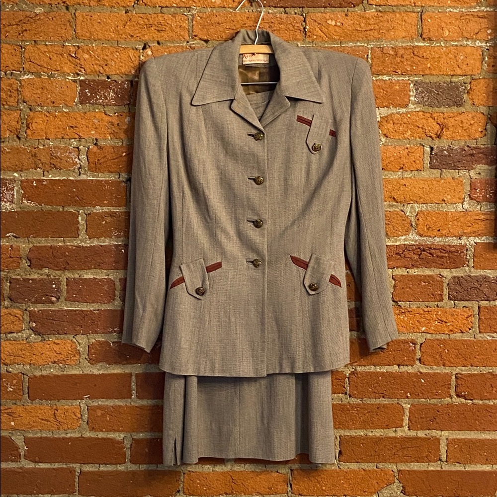 1940s Vintage Brown Blazer and Skirt Set